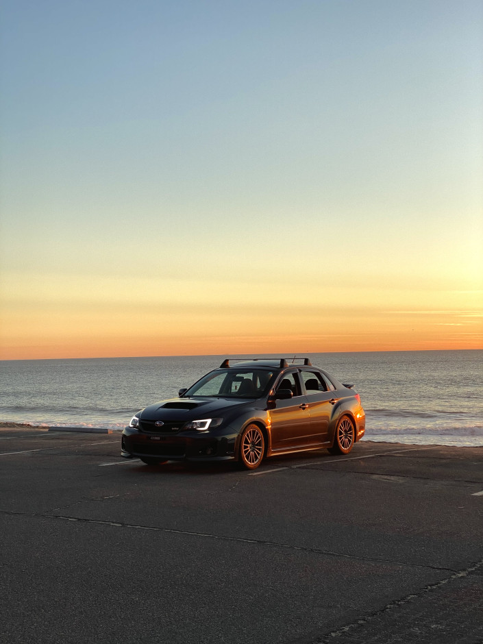 Edward Martinez's 2011 Impreza WRX 2.5 Premium