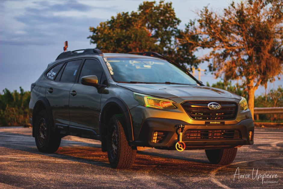 Aaron  Umpierre's 2021 Outback Premium 2.5L 