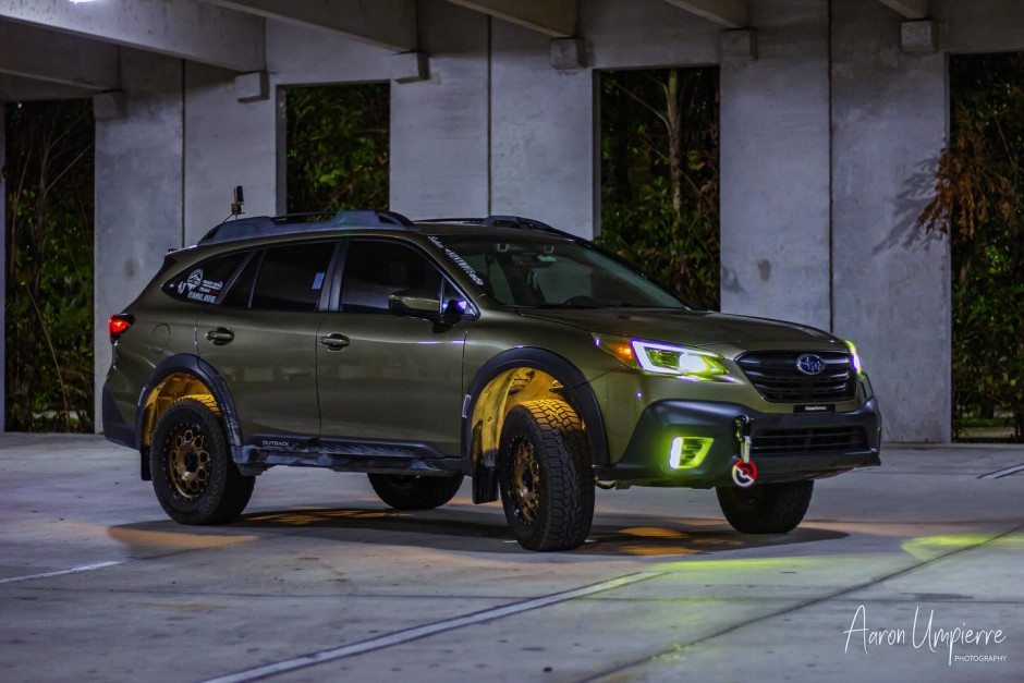 Aaron  Umpierre's 2021 Outback Premium 2.5L 